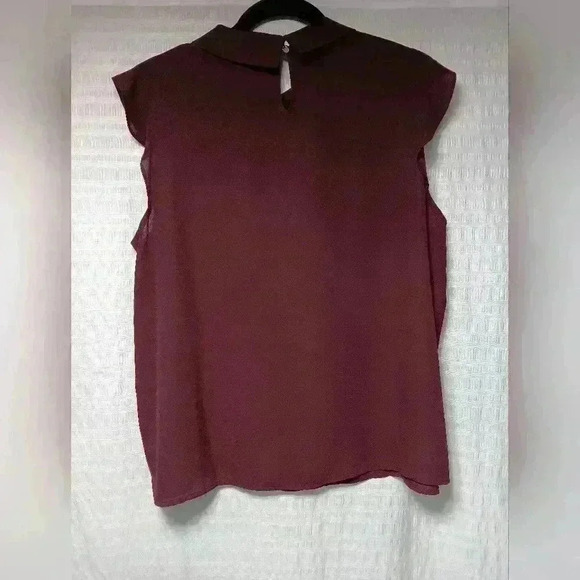 Elle Sleeveless  blouse. Ladies size L - Picture 3 of 7